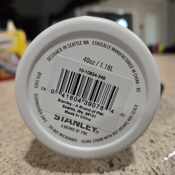 BNWT And HTF Stanley Terazzo 40oz Quencher - Picture 4 of 4